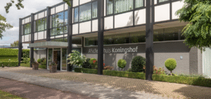 Beeld bij Afscheidshuis Koningshof – Uitvaartzorg Koningshof Soest
